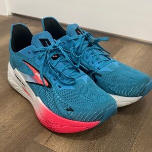 Brooks Hyperion Max 2 Blue and Coral Racing Shoes